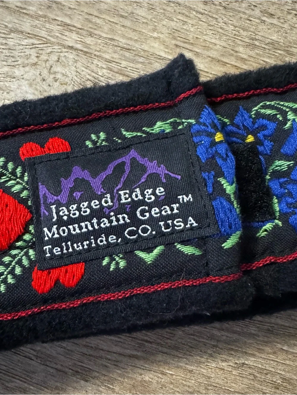 Jagged Edge Edelweiss Embroidered Fleece Ski Headband Black NWT